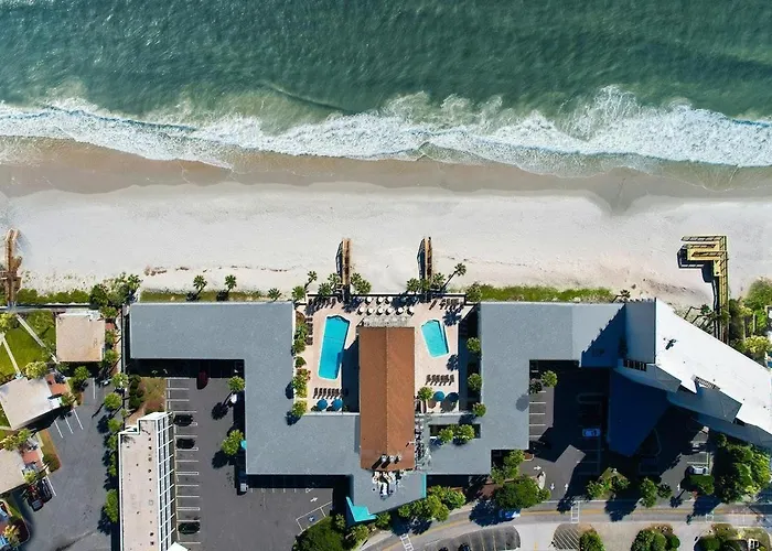 Oceanfront Studio With King Bed And Porch 1St Fl