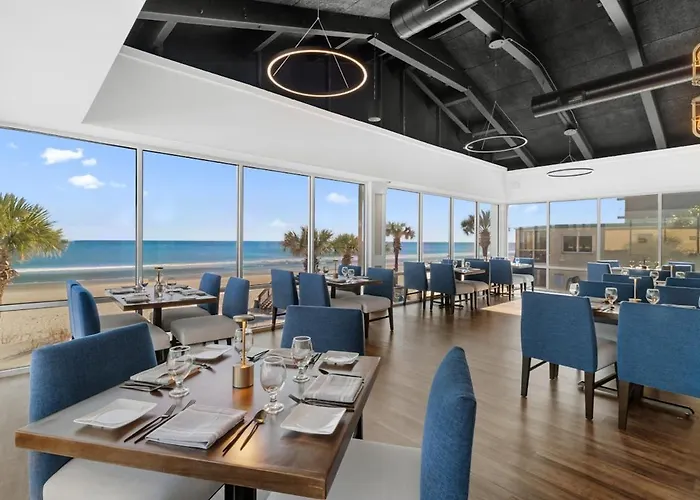 Oceanfront Studio With King Bed And Porch 1St Fl